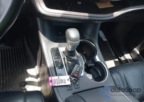 2018 Toyota Highlander Xle z USA, uszkodzony, nr VIN 5TDKZRFHXJS271758